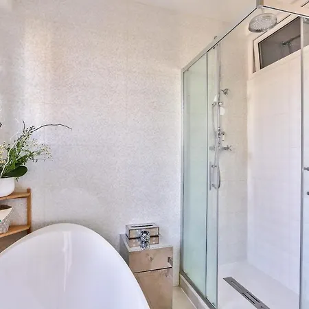 Superb Ideally Located 10th Arr Διαμέρισμα
